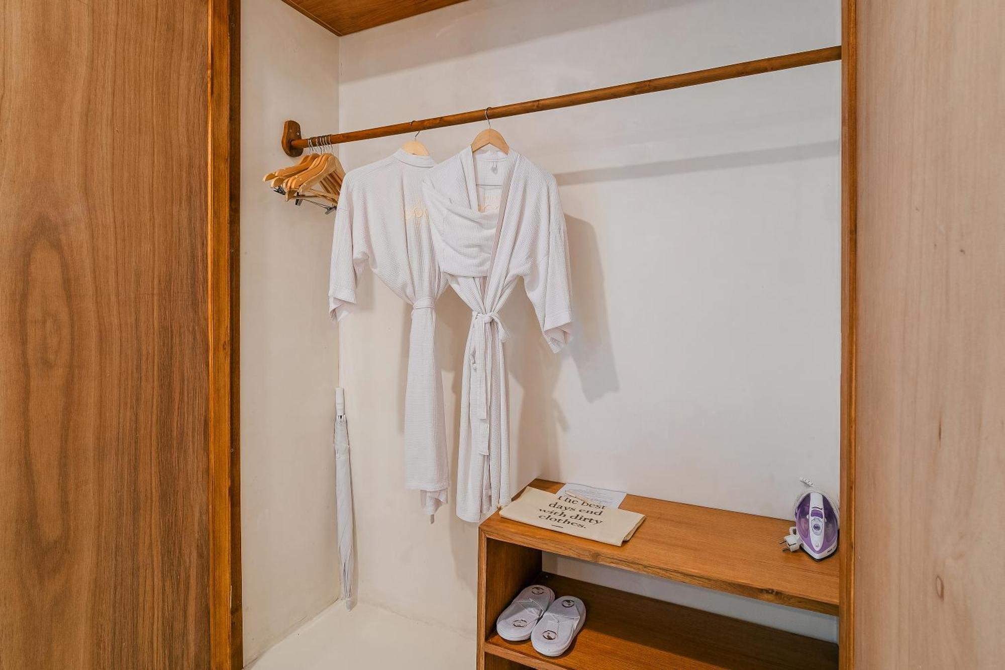 White Goose Boutique Hotel Canggu Esterno foto