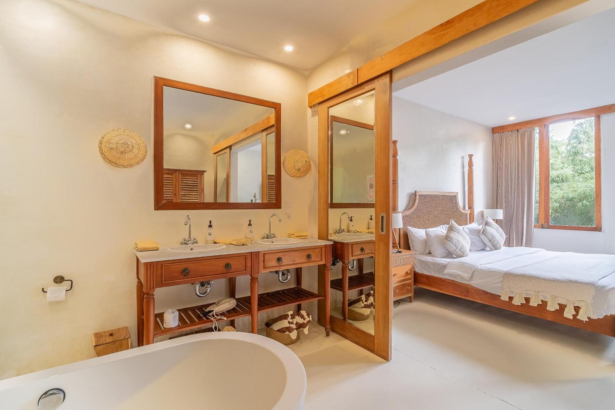 White Goose Boutique Hotel Canggu Esterno foto